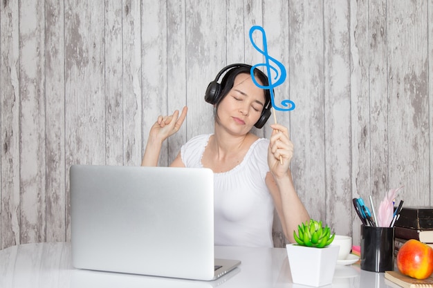 Enhance Brain Health with Music: A Daily Listening Guide