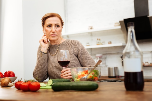 managing-menopause-symptoms-through-nutrition-15145344