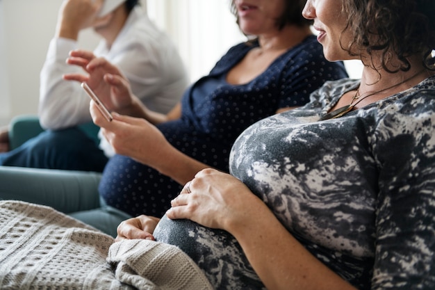the-role-of-social-connections-in-mental-health-over-40-4406052