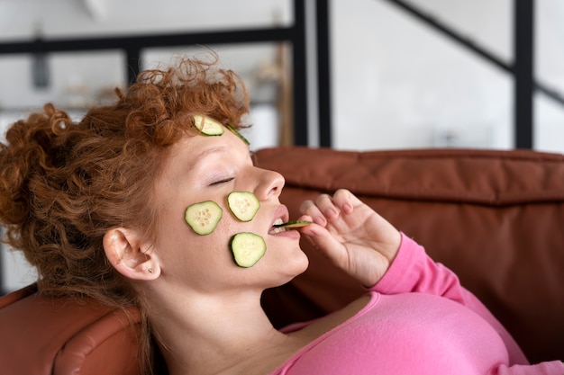 Unlock Youthful Skin Through Mindful Eating Habits